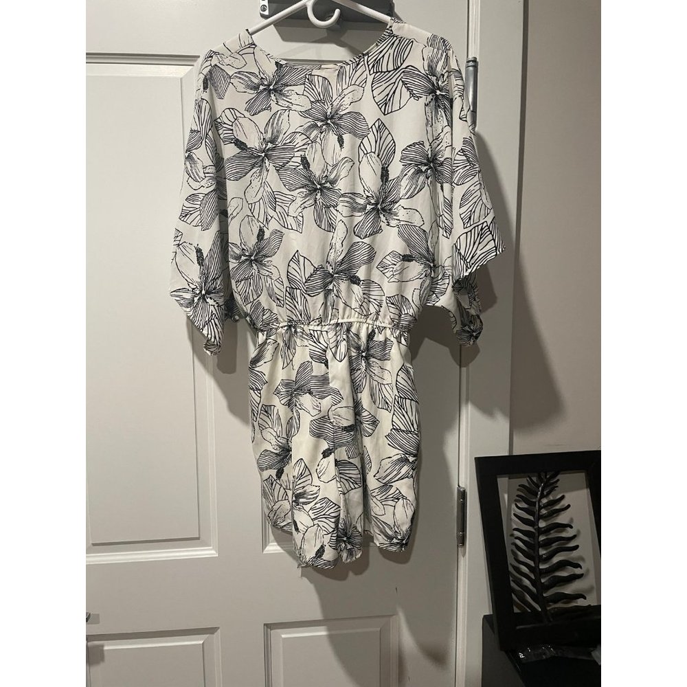 Romper - Picture 2 of 3